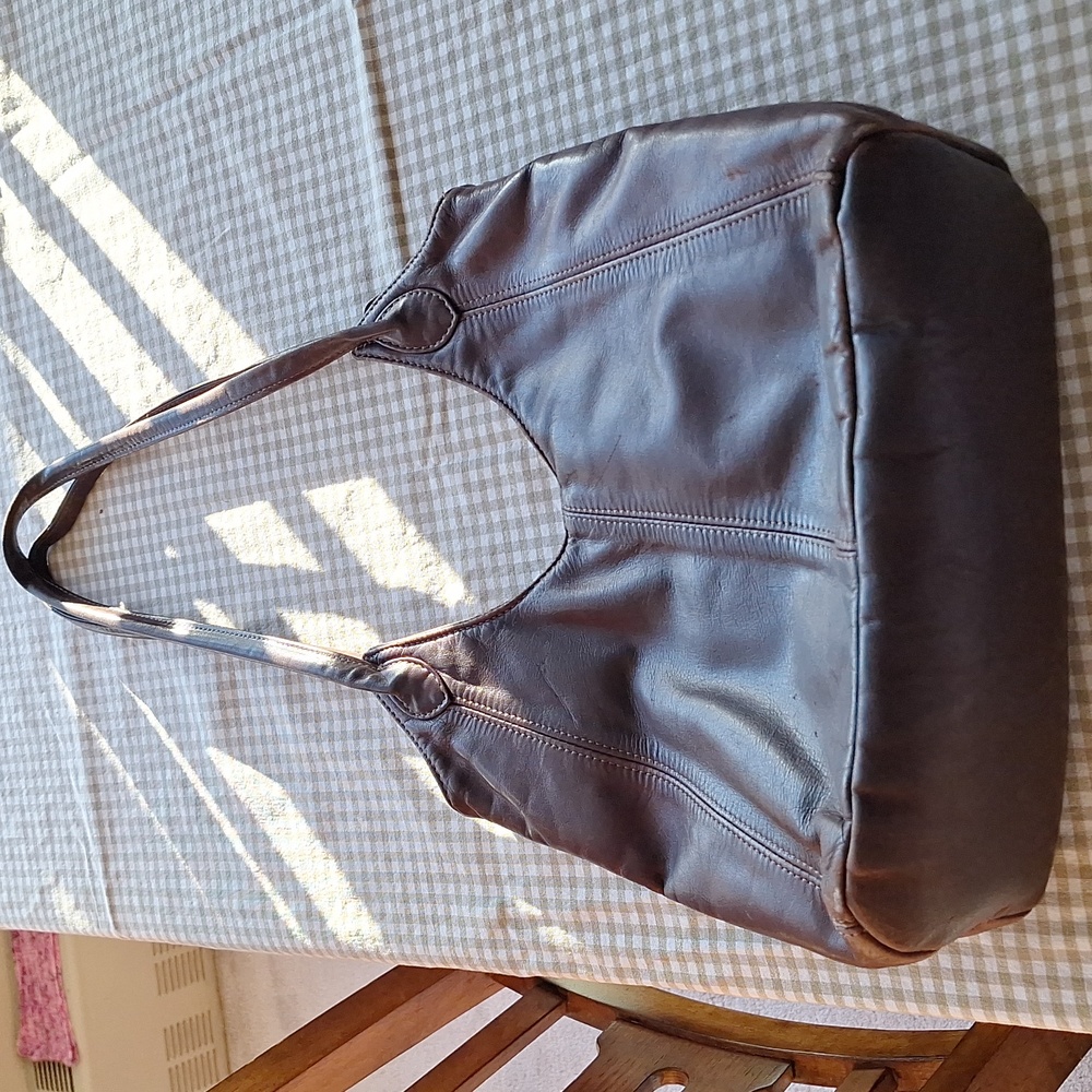 Elegant Brown Leather Shoulder Bag